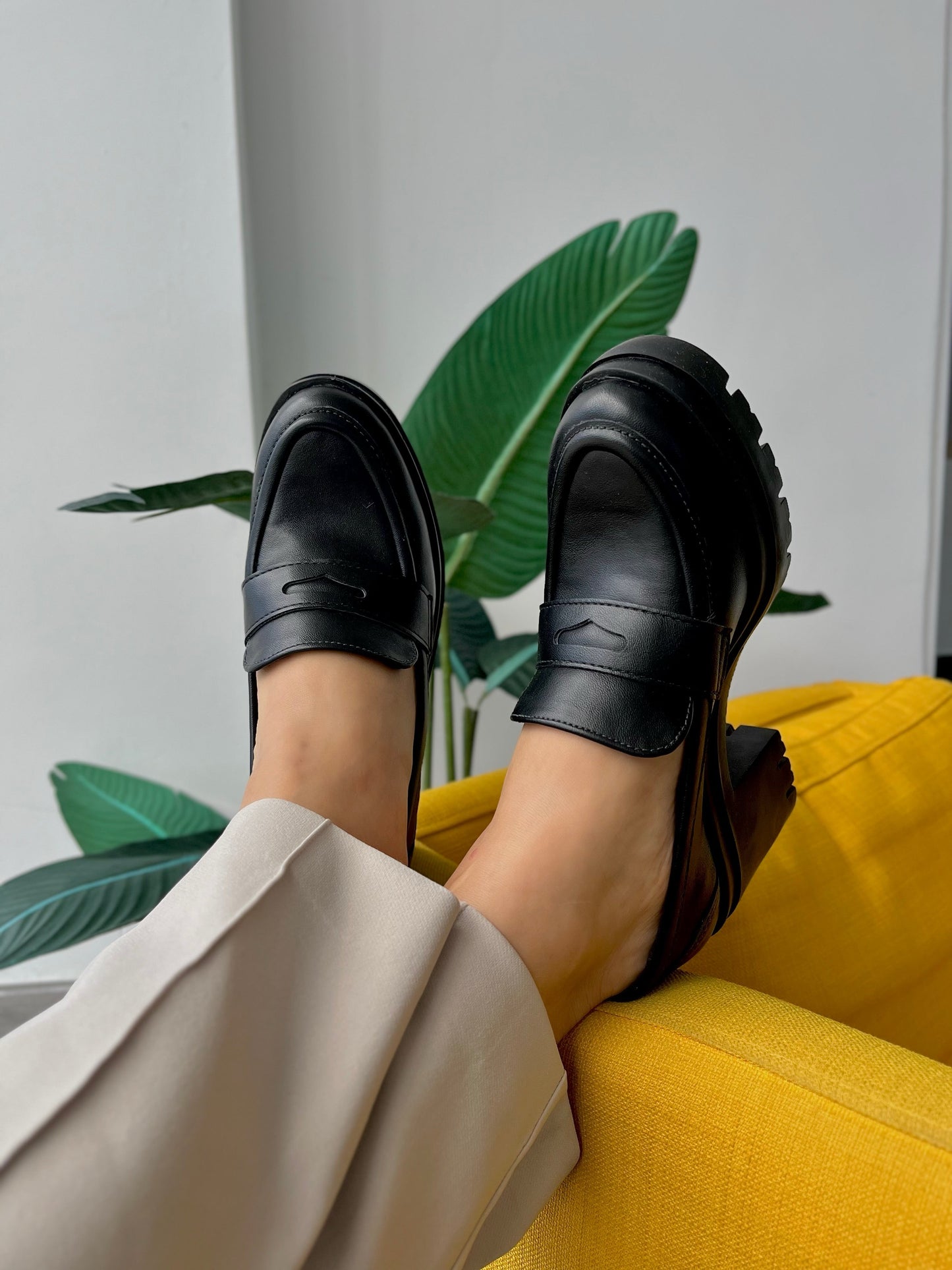 Violette A Black Loafer