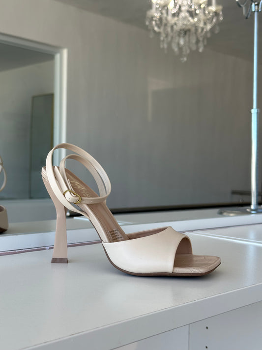 Claudia off white- 6