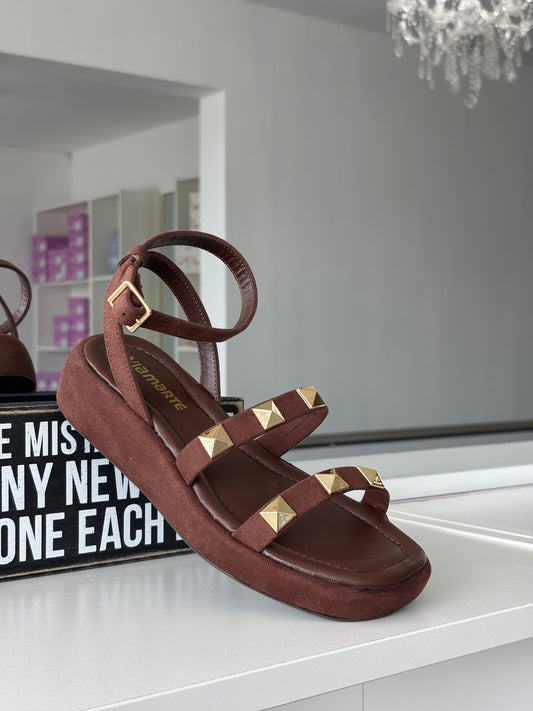 Leandra dark brown