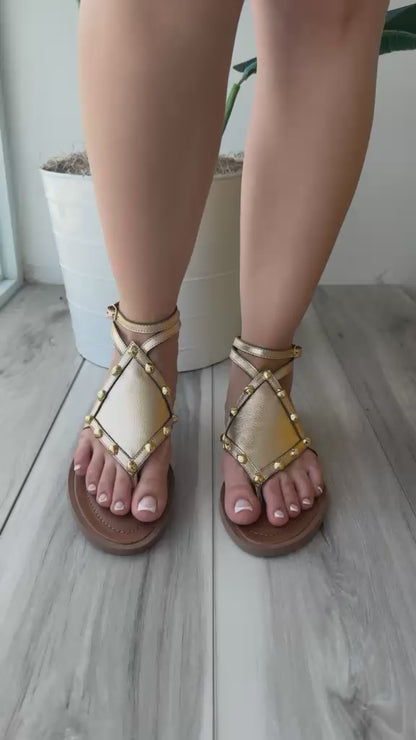 Petronila gold flat