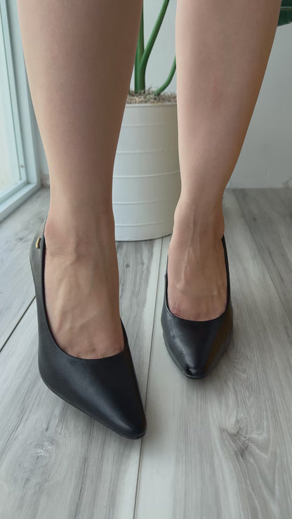 Kenia black heel