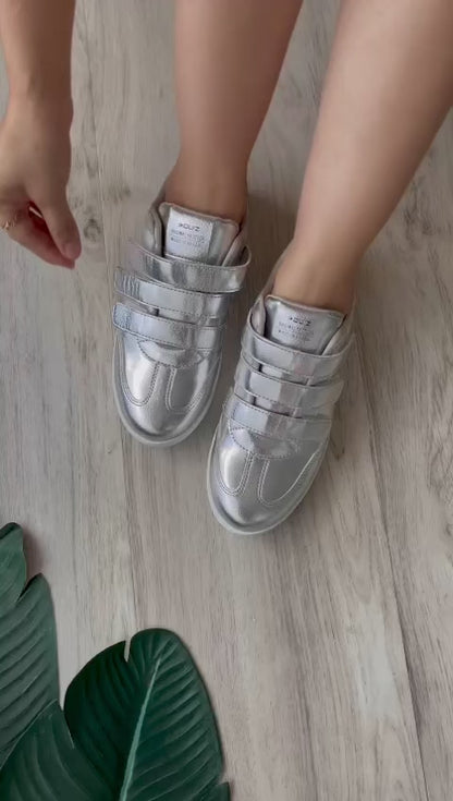 Eira silver sneaker