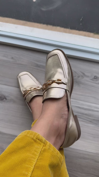 Ofelia gold loafer