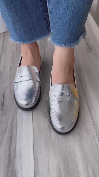 Noeli silver loafer