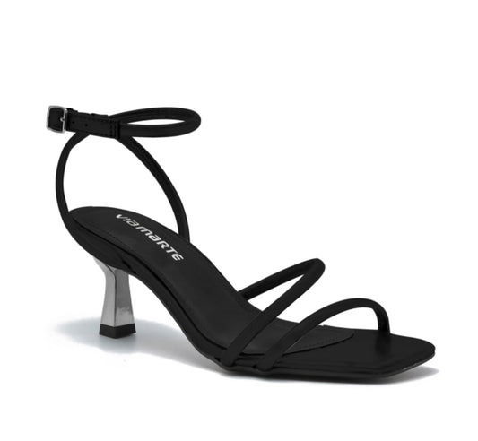Low Heeled Black Sandal 18905-04